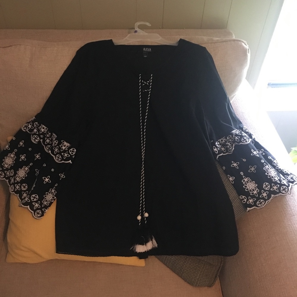 Women’s white and black ANA blouse